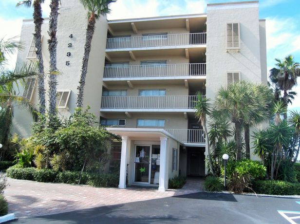 Imagen de la piscina del Hotel Turtle Crawl Inn. Foto 16