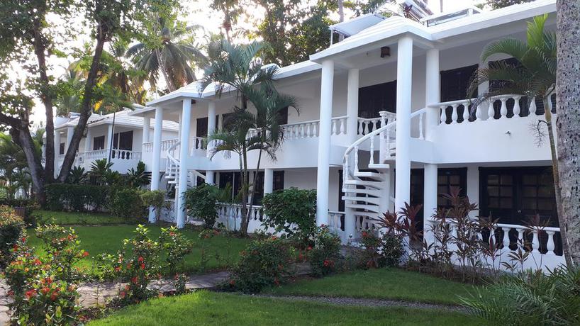 Imagen de los exteriores del Hotel Turtle Lagoon Beach. Foto 6