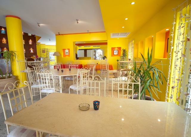 Imagen de los interiores del Hotel Turtle's Inn. Foto 16