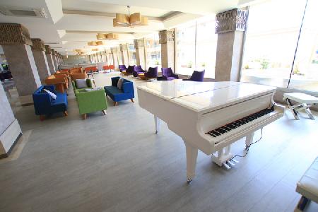 Imagen de los interiores del Hotel Turunc Premium. Foto 9