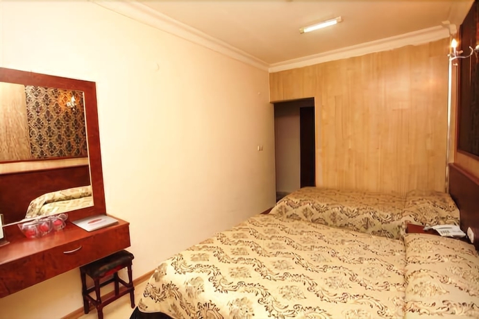 Imagen de la habitación del Hotel Turvan. Foto 11