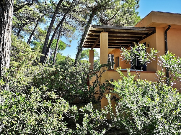 Imagen de los exteriores del Hotel Tuscany Alle Dune. Foto 17