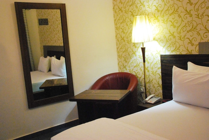 Imagen de la habitación del Hotel Tuscany Suites. Foto 11