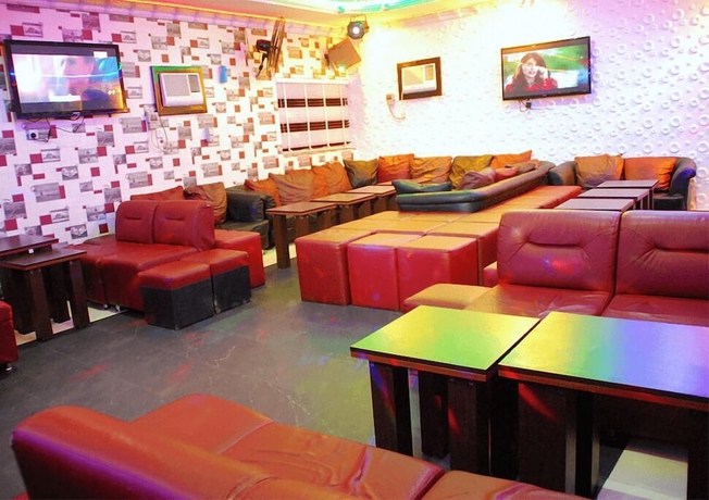 Imagen del bar/restaurante del Hotel Tuscany Suites. Foto 7