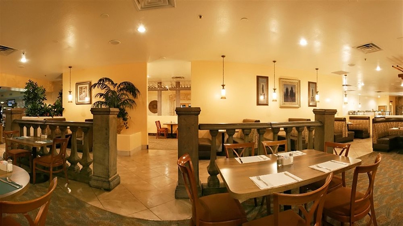 Imagen del bar/restaurante del Hotel Tuscany Suites and Casino. Foto 1