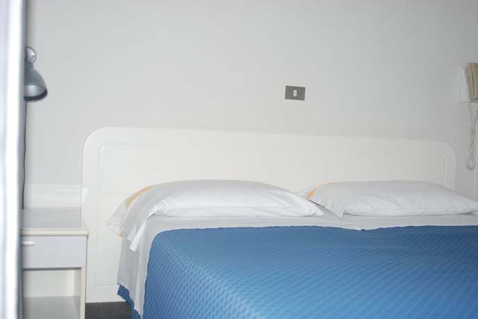 Imagen de la habitación del Hotel Tuscolano. Foto 13