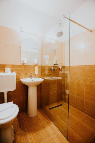 Imagen de la habitación del Hotel Tusnad. Foto 8