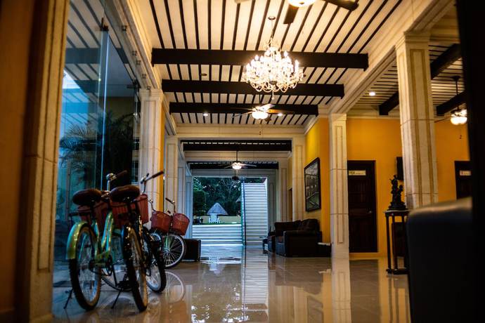 Imagen de los interiores del Hotel Tuul. Foto 20