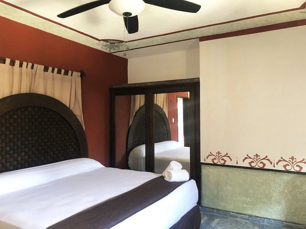 Imagen de la habitación del Hotel Tuul. Foto 15