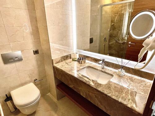Imagen general del Hotel T&uuml;rkmen Riverside Adana. Foto 2