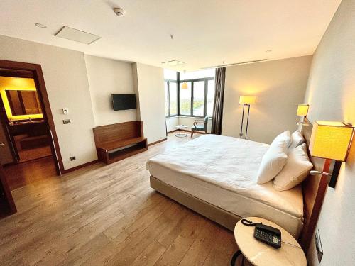 Imagen general del Hotel T&uuml;rkmen Riverside Adana. Foto 8