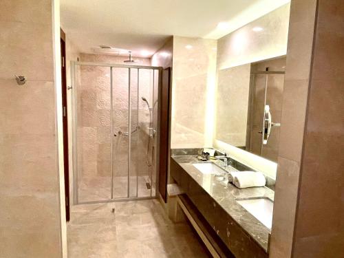 Imagen de la habitación del Hotel T&uuml;rkmen Riverside Adana. Foto 17
