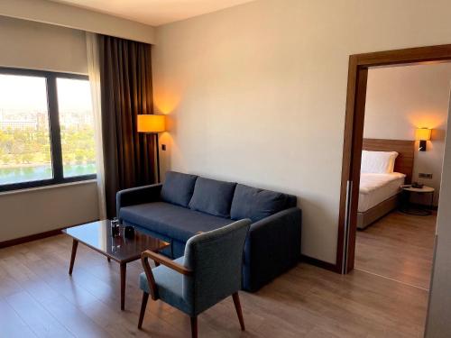 Imagen general del Hotel T&uuml;rkmen Riverside Adana. Foto 12