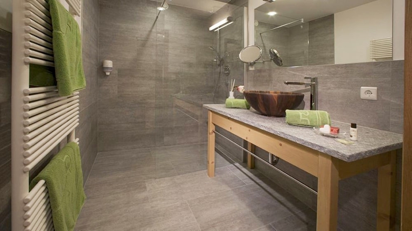 Imagen de la habitación del Hotel Tuxertal. Foto 10