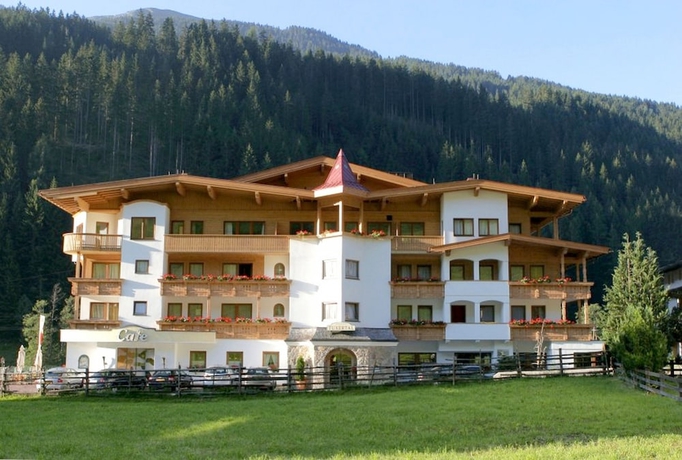 Imagen general del Hotel Tuxertal. Foto 1