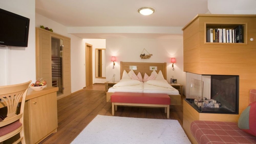 Imagen de la habitación del Hotel Tuxertal. Foto 16