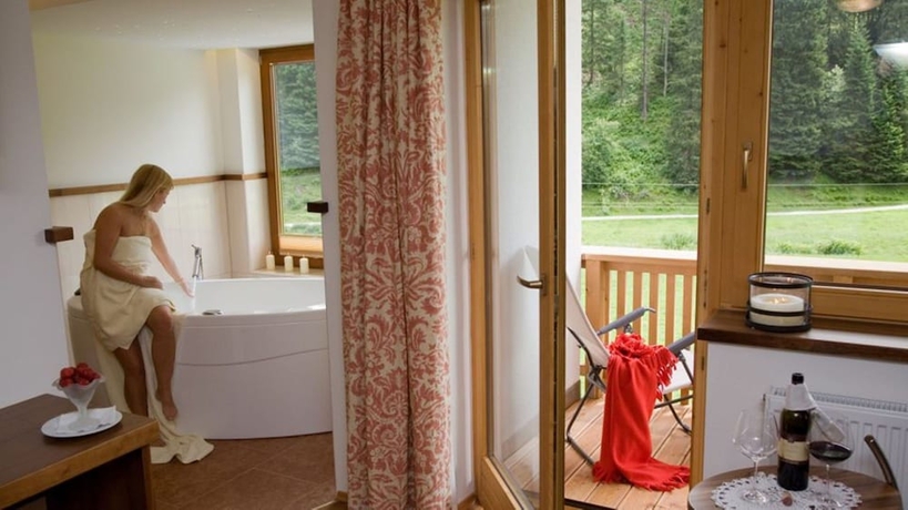 Imagen de la habitación del Hotel Tuxertal. Foto 17