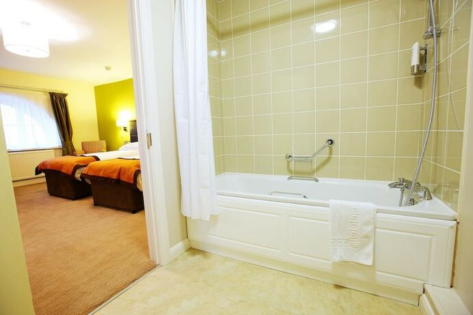 Imagen general del Hotel Twelve Knights. Foto 2