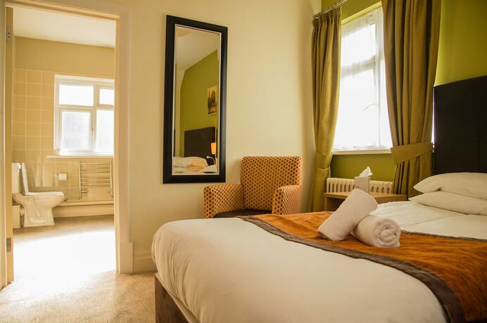 Imagen de la habitación del Hotel Twelve Knights. Foto 17