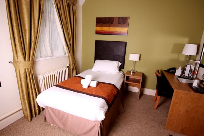 Imagen de la habitación del Hotel Twelve Knights. Foto 20