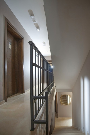 Imagen de los interiores del Hotel Twelve by Aycon. Foto 15