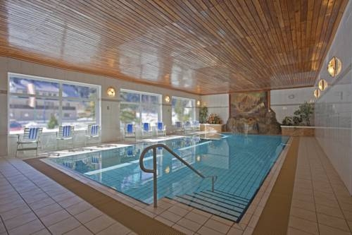 Imagen de la piscina del Hotel Twengerhof. Foto 8