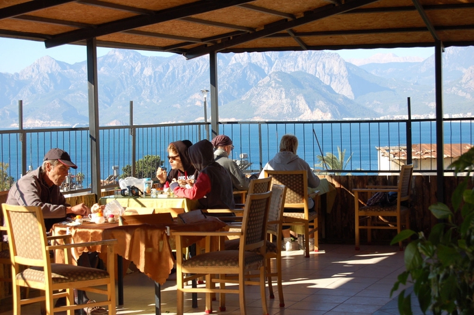 Imagen del bar/restaurante del Hotel Twenty. Foto 6