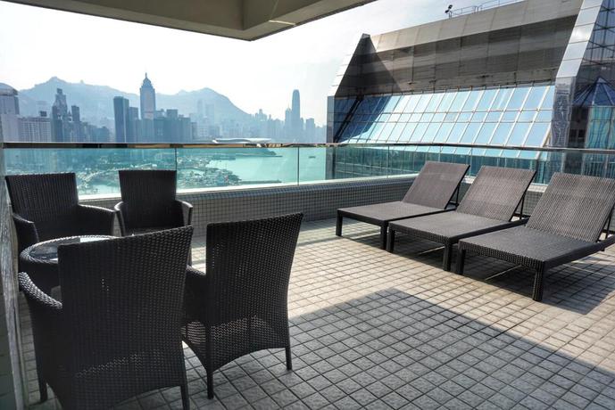 Imagen de los exteriores del Hotel Twenty One Whitfield. Foto 9