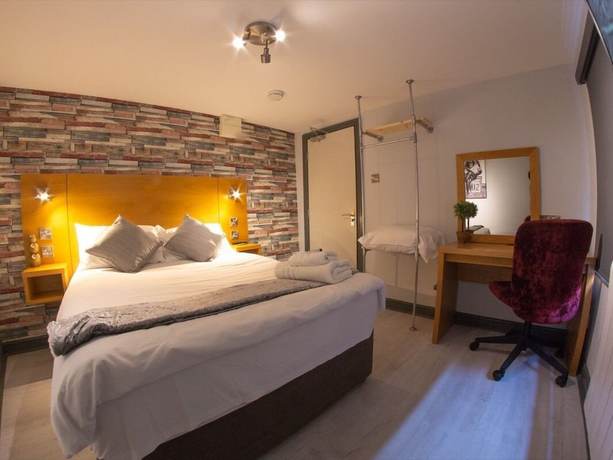 Imagen de la habitación del Hotel Twenty and Bar. Foto 8