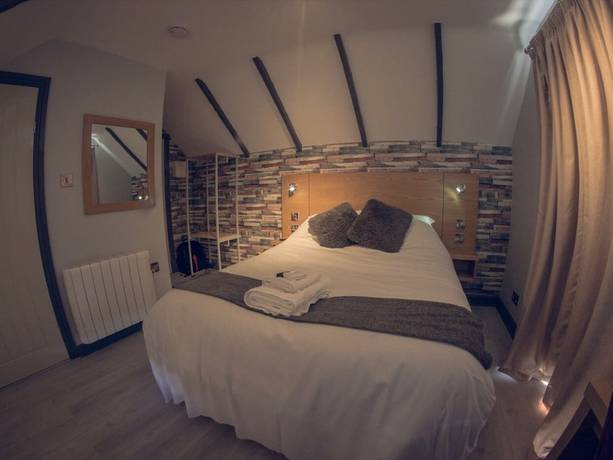 Imagen de la habitación del Hotel Twenty and Bar. Foto 9