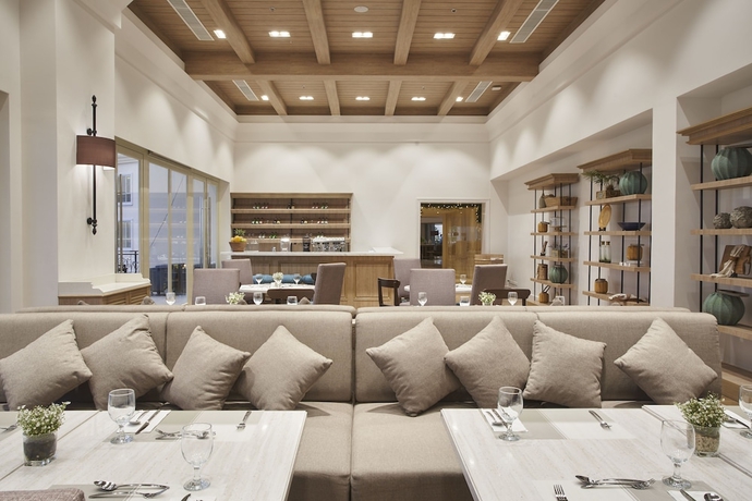 Imagen del bar/restaurante del Hotel Twin Lakes, Batangas City. Foto 4