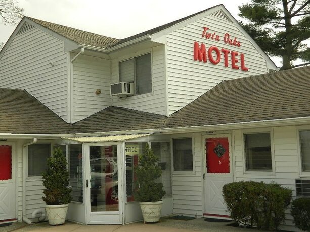 Imagen general del Hotel Twin Oaks Motel. Foto 2