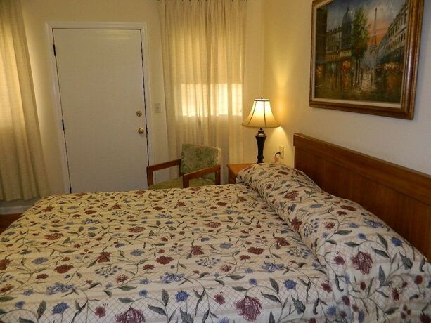 Imagen general del Hotel Twin Oaks Motel. Foto 3