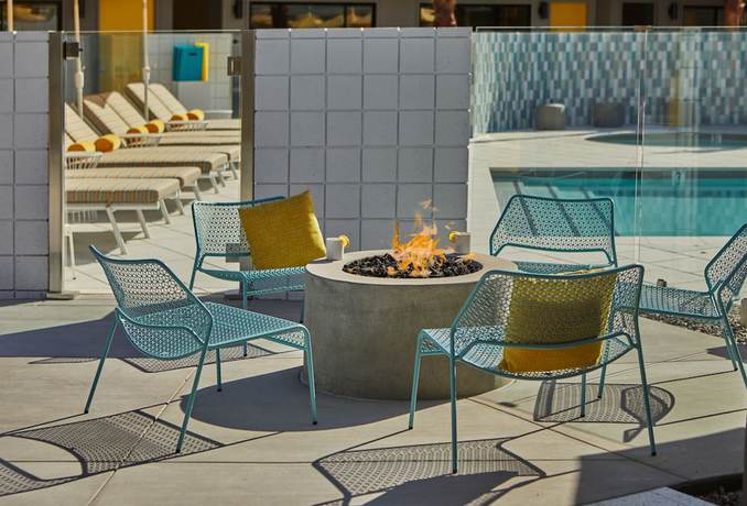 Imagen de los exteriores del Hotel Twin Palms Resort - A Gay Men\'s Resort. Foto 15