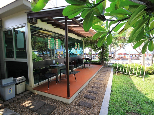 Imagen de la piscina del Hotel Twin Palms Resort. Foto 15