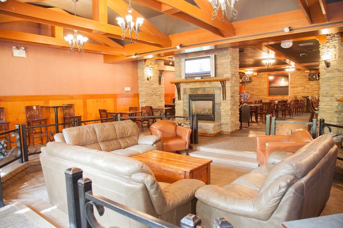 Imagen de los interiores del Hotel Twin Pine Inn and Suites. Foto 18