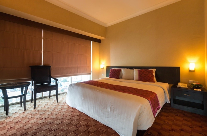 Imagen de la habitación del Hotel Twin Plaza. Foto 7