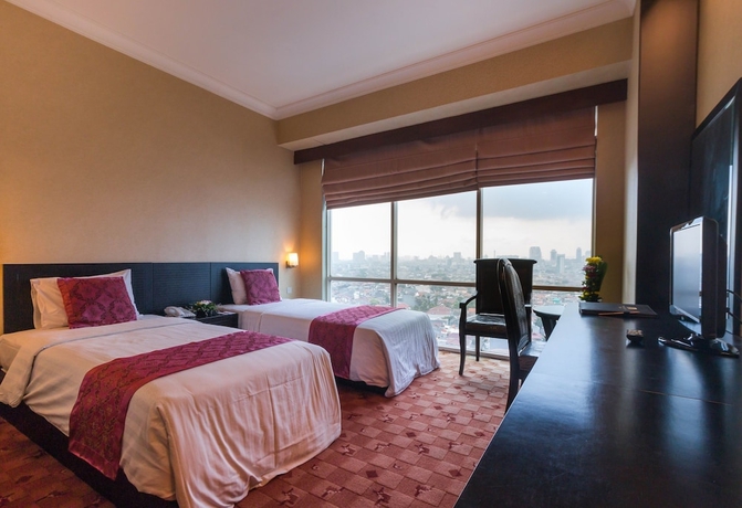 Imagen de la habitación del Hotel Twin Plaza. Foto 8