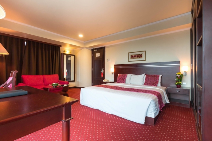 Imagen de la habitación del Hotel Twin Plaza. Foto 10