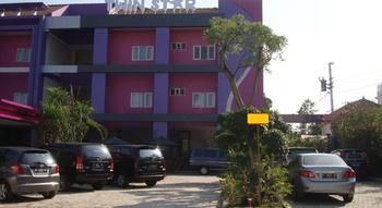 Imagen de los interiores del Hotel Twin Star. Foto 14