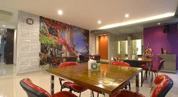 Imagen de los exteriores del Hotel Twin Star. Foto 12