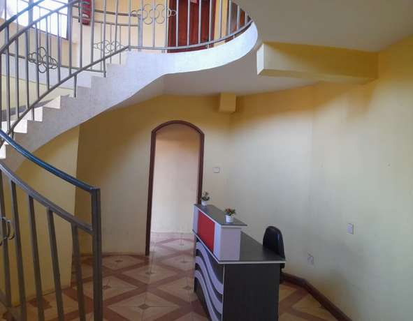 Imagen de los interiores del Hotel Twin Tower Gardens. Foto 14