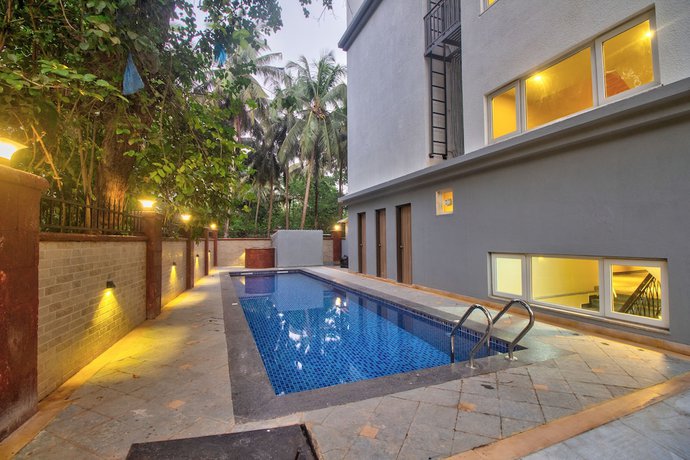 Imagen de la piscina del Hotel Twin fountains by Baywatch Express. Foto 10