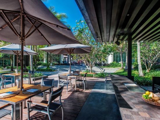 Imagen del bar/restaurante del Hotel Twinpalms Phuket. Foto 2