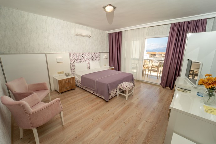 Imagen de la habitación del Hotel Twins, Cesme. Foto 3