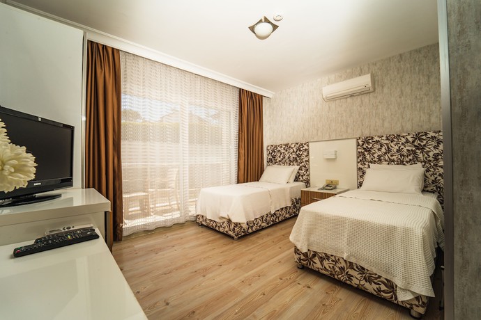 Imagen de la habitación del Hotel Twins, Cesme. Foto 12