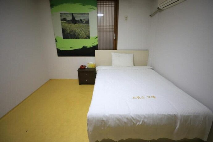 Imagen de la habitación del Hotel Twins, Jeju. Foto 28