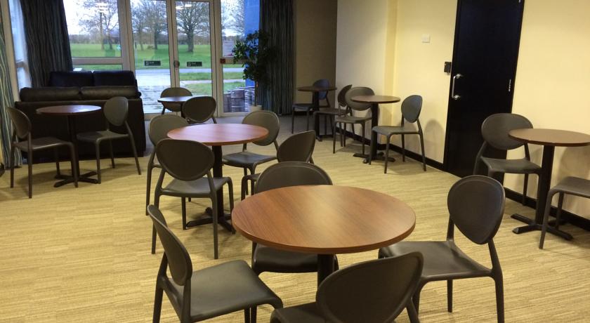 Imagen general del Hotel Twinwoods Guestrooms. Foto 16