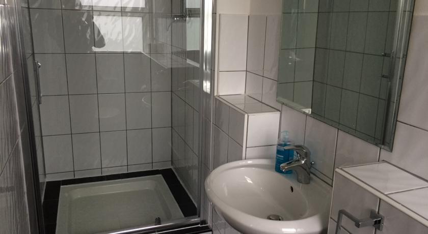 Imagen general del Hotel Twinwoods Guestrooms. Foto 17