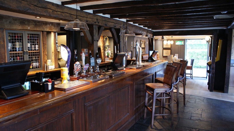 Imagen del bar/restaurante del Hotel Two Brewers By Greene King Inns. Foto 5